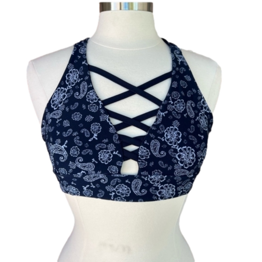 ❇️ NWOT MAURICES PAISLEY TANK